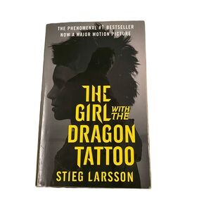 The Girl with the Dragon Tattoo – Paperback – GUC